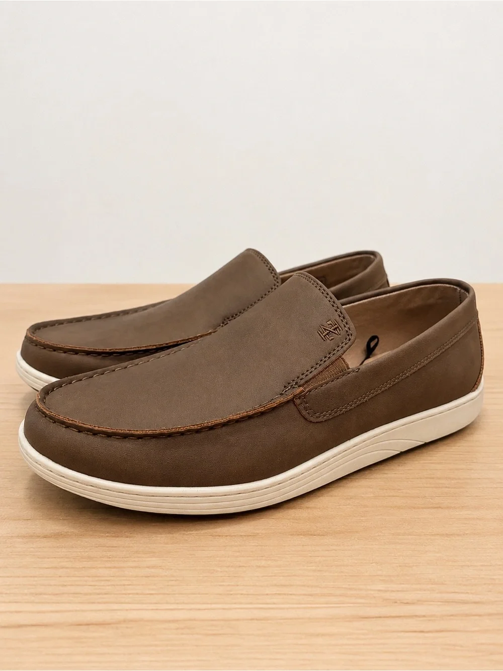 IZOD Men's Brown Slip-On Casual Loafers tan 9.5